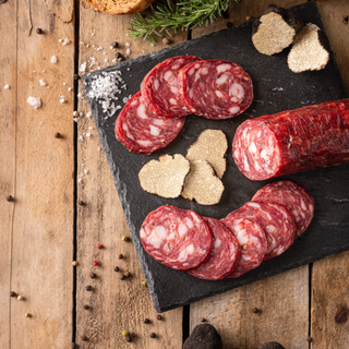 Trüffel -Salami mit schwarzen Trüffel von Karlic Tartufi