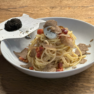 Tagliolini mit weissen Trüffeln
(Handgemacht) -Tuberium