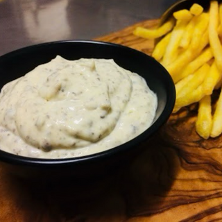 TUBERIUM Trüffelmayonnaise – Feine Mayonnaise mit Sommertrüffel, 170 g